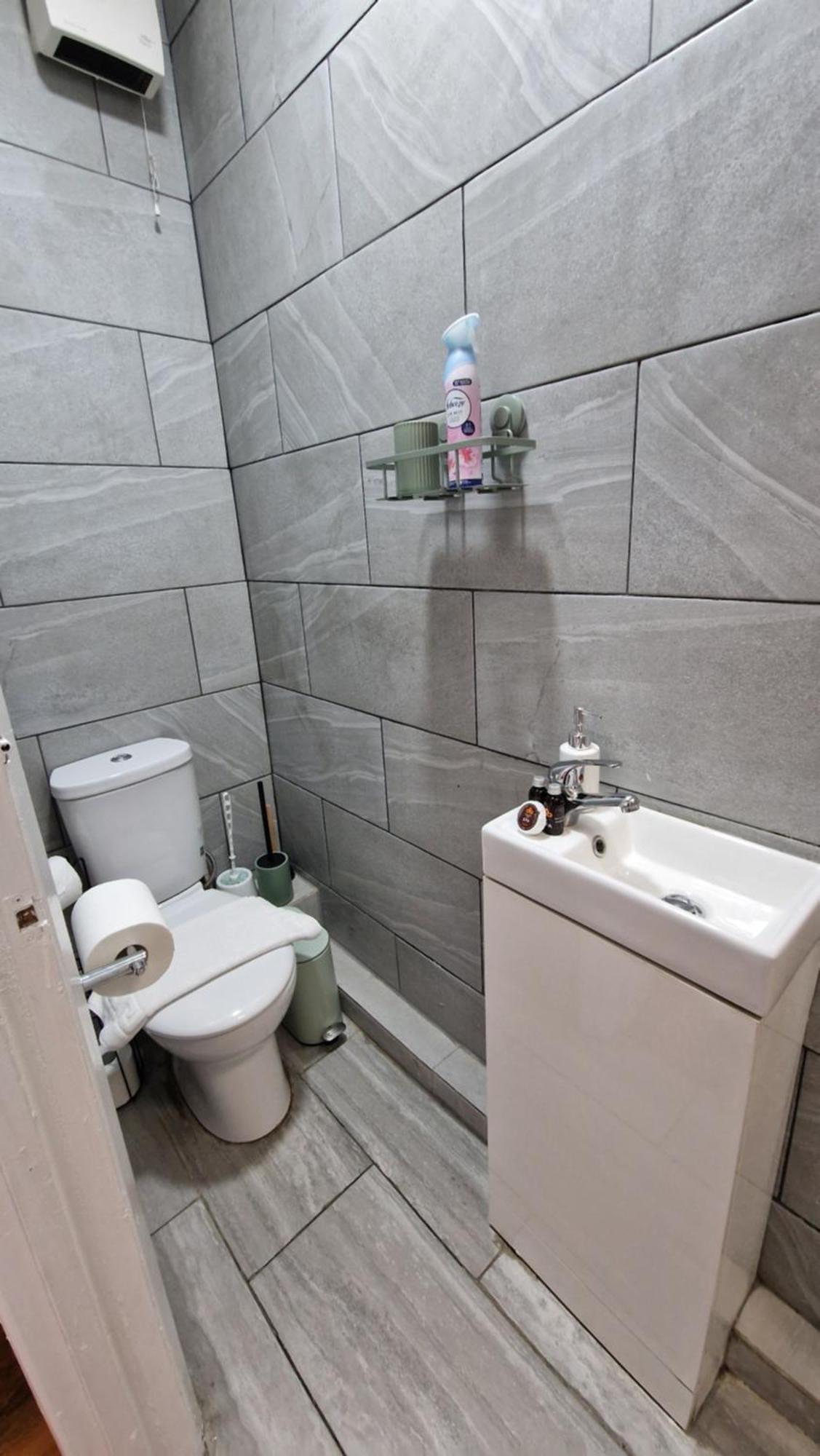 2 Bedroom Apartment Near Station Londyn Zewnętrze zdjęcie